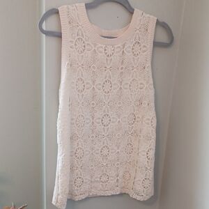 Vince Camuto sz M, Cream, 100% Cotton Lace Sleeveless Blouse, Knit Back.